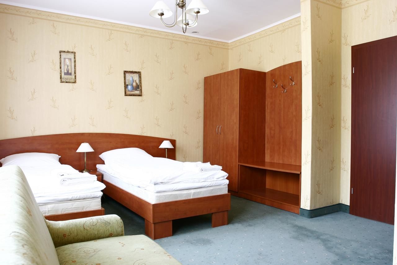Отель Hotel Paradiso Suchedniów-16