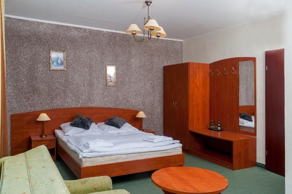 Отель Hotel Paradiso Suchedniów-50